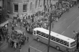 Demonstration von Studentinnen und Studenten aller Karlsruher Hochschulen gegen das Hochschulrahmengesetz