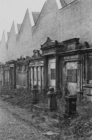 Auf einem Friedhof