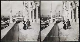Paris. Weltausstellung 1900. Spaziergänger am Seineufer vor dem Palais des Armées de Terre et Mer