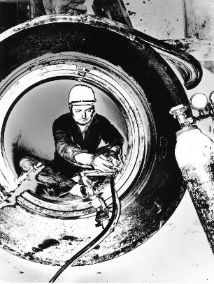 Experimentelle Fotografie von Germin 1969. Bildverfremdung einer Aufnahme mittels Solarisation