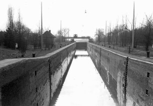Erhöhungen der Schleuse Herne-West/Rhein-Herne Kanal