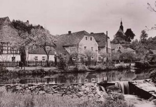 Weißenberg, Wohnhäuser am Löbauer Wasser, Blick nach Osten