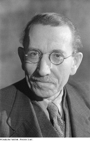 Porträtaufnahmen des Politiker Wilhelm Koenen, 1945 bis 1946 Chefredakteur der KPD-Zeitung "Freiheit"