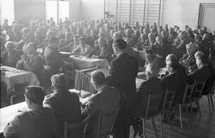 Breisach: zweites Bürgermeistertreffen; Stadthalle mit Münsterblick