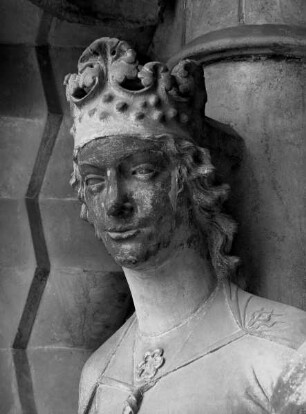 Adamspforte — Linkes Gewände mit dem heiligen Stephanus, Kaiserin Kunigunde und Kaiser Heinrich II. — Kaiserin Kunigunde