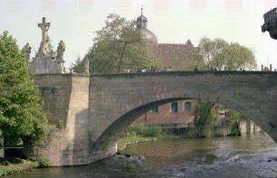 Bamberg: Brückenbogen, zum Rathaus, über der Regnitz