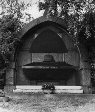 Friedhof, Kriegerdenkmal; Ehringshausen, Brunnenstraße