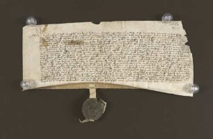 1486 April 15. Vor Bürgermeister und Rat der Stadt Ufflen: Hermen Slorteholt, Ufflener Bürger, und seine Frau Stine verkaufen eine jährliche Rente von einer Mark für 15 Mark Bielefelder Pfennige an Johann Coteman, Priester und Besitzer des Altars der 11000 Jungfrauen in der St. Nicolaikirche zu Lemgo.