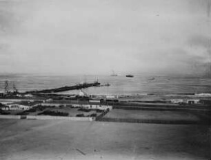 Swakopmund; nach Westen zu mit Reede.