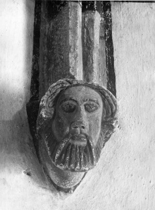 Taufers im Münstertal. Kirche Sankt Nikolaus (um 1400). Gewölbekonsole