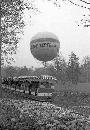 Ballonfahrt des Freiballons "Graf Zeppelin" der Ballonsportgruppe Stuttgart e.V. im Rahmen der Bundesgartenschau 1967.