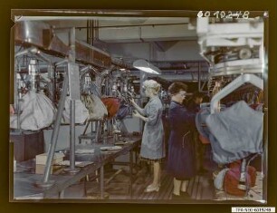 Farbfoto Sockelei Bildröhre, Bild 2, Foto 1960
