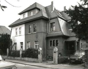 Radebeul, Goethestraße 13/15. Doppelwohnhaus (um 1910)