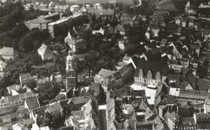 Meißen. Stadtmitte mit Markt und Afrafreiheit. Luftbild-Schrägaufnahme von Süden