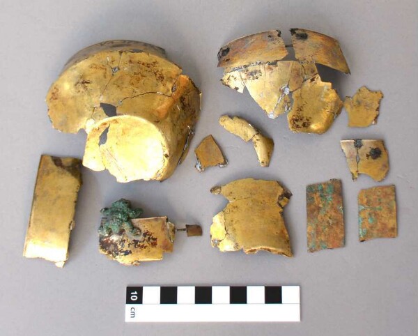 Gold bowl (fragments)