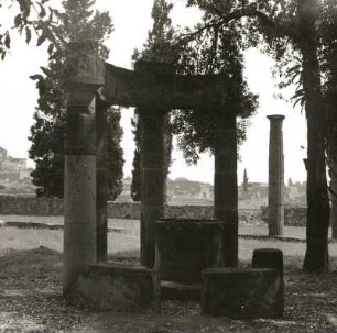 Pompeji. Forum Triangulare. Teilrekonstruierter Tempel