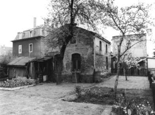 Dresden-Stetzsch, Flensburger Straße 19 und 19 b. Wohnhaus und ehem. Tischlerei. Gartenansicht