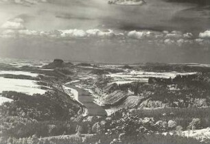 Sächsische Schweiz, Blick vom Großen Winterberg auf das Elbtal mit Bad Schandau und Lilienstein von Ostsüdost, Infrarotaufnahme