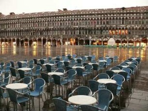 Cafè am Markusplatz nach einem abendlichen Sommergewitter
