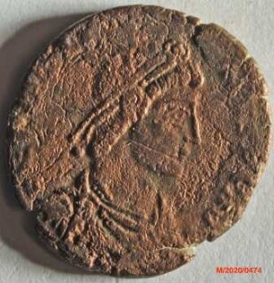 Römische Münze, Nominal Maiorina, Prägeherr Gratian, Prägeort Arles, Original