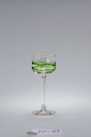 Bordeaux-Glas, Modellnummer 1531, Dekor Liane