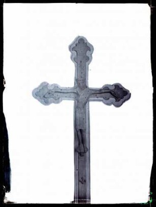 Evangelische Kirche; romanisches Kruzifix