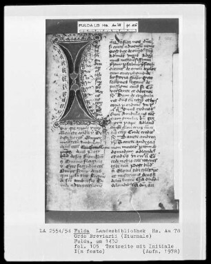 Ordo Breviarii — Initiale I(n festo), Folio 105recto