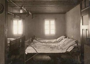 Schellerhau (Altenberg-Schellerhau). Schullandheim des Meißner Realgymnasiums. Schlafaum