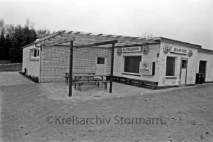 Bischofsteicher Weg: Stadion des Sportverein Preußen von 1909 e. V. Reinfeld: Gaststätte und Kiosk