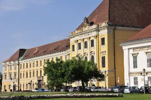 Budapest - Gebäude auf dem Burgberg : Dieses historische Gebäude steht auf dem Burgberg. Aufgenommen in Budapest am 13. Juni 2011