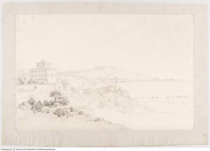 Erhöhte Villa am Meer (Villa Corsini Sarsina in Anzio?), im Hintergrund eine Burg (Nettuno?)