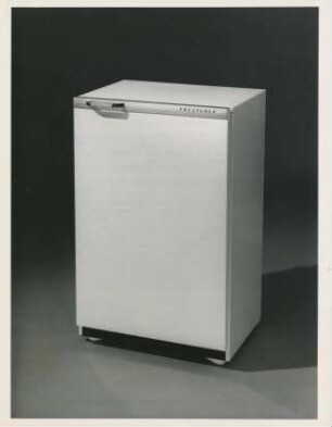 Prestcold Haushaltskühlschrank "D301 Packaway" von Charles Longman und Eduard Wilkes