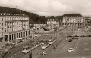Postkartenalbum mit Motiven von Karlsruhe. "Karlsruhe. Am Hauptbahnhof"