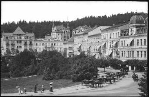 Marienbad. Stephanstraße mit Park