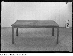 Couchtisch (Modell 146)