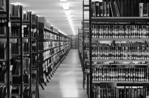 Freiburg: Neues Kollegiengebäude der Uni, Rechtswissenschaftliche Bibliothek