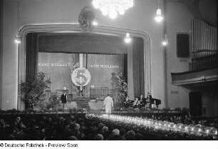 Konsum-Modenschau in der Kongresshalle