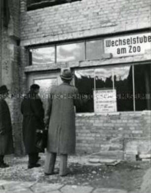 Wechselstube am Zoo nach der getrennten Währungsreform in den beiden Sektoren