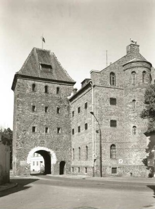 Haldensleben. Stendaler Tor (1598). Stadtseite