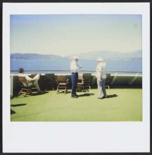Auf dem Deck eines Schiffes bei Korsika