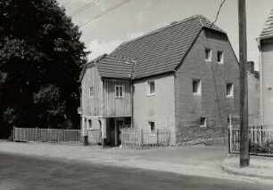 Medingen, Bauernhof : Medingen (Kreis Kamenz), Bauernhof (1. Hälfte 19. Jahrhundert), Weixdorfer Straße 5, Straßenansicht des Wohnhauses