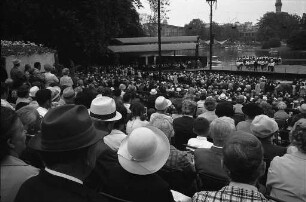 Rekordbesuch im Stadtgarten an Pfingsten 1971
