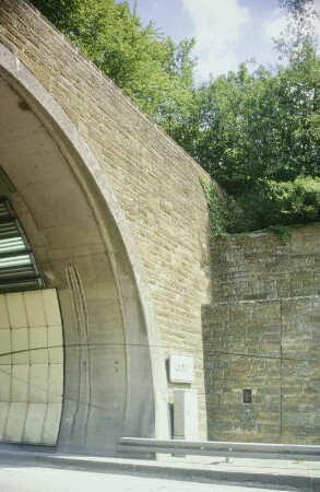 Tunnel Hölzern