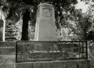 Denkmal für die Gefallenen des 1. Weltkrieges : Denkmal für die Gefallenen des 1. Weltkrieges. Granit (nach 1918). Großdittmannsdorf