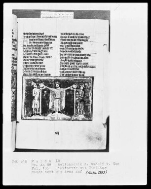 Rudolf von Ems, Weltchronik — Moses hebt die Arme auf, Folio 105recto