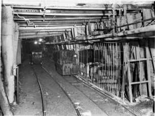 Steinkohlenschacht, Akkumulator-Ladestation : Wurgwitz-Niederhermsdorf. Steinkohlenschacht, Akkumulator-Ladestation