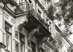 Dresden-Neustadt, Bautzner Straße 39. Wohnhaus (um 1890). Balkon (2. Obergeschoß)