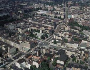 Luftaufnahme, Blick von Süd-Osten auf die St. Pauls-Kirche. Berlin-Gesundbrunnen, Badstraße