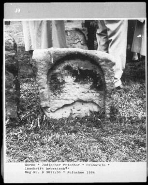 Fragment eines Grabsteins