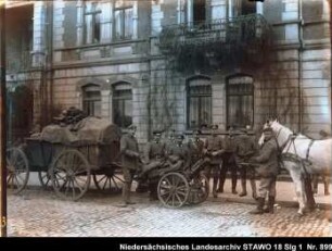 Rückkehr des Feld-Artillerie-Regiments Nr. 46 und Einzug der Regierungstruppen in Wolfenbüttel Enthält: Platte 3, Soldaten mit Wagen, Geschütz und Pferd in der Bahnhofsstr.